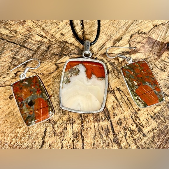 Brecciated Red Jasper Pendant & Earrings - Picture 5 of 7